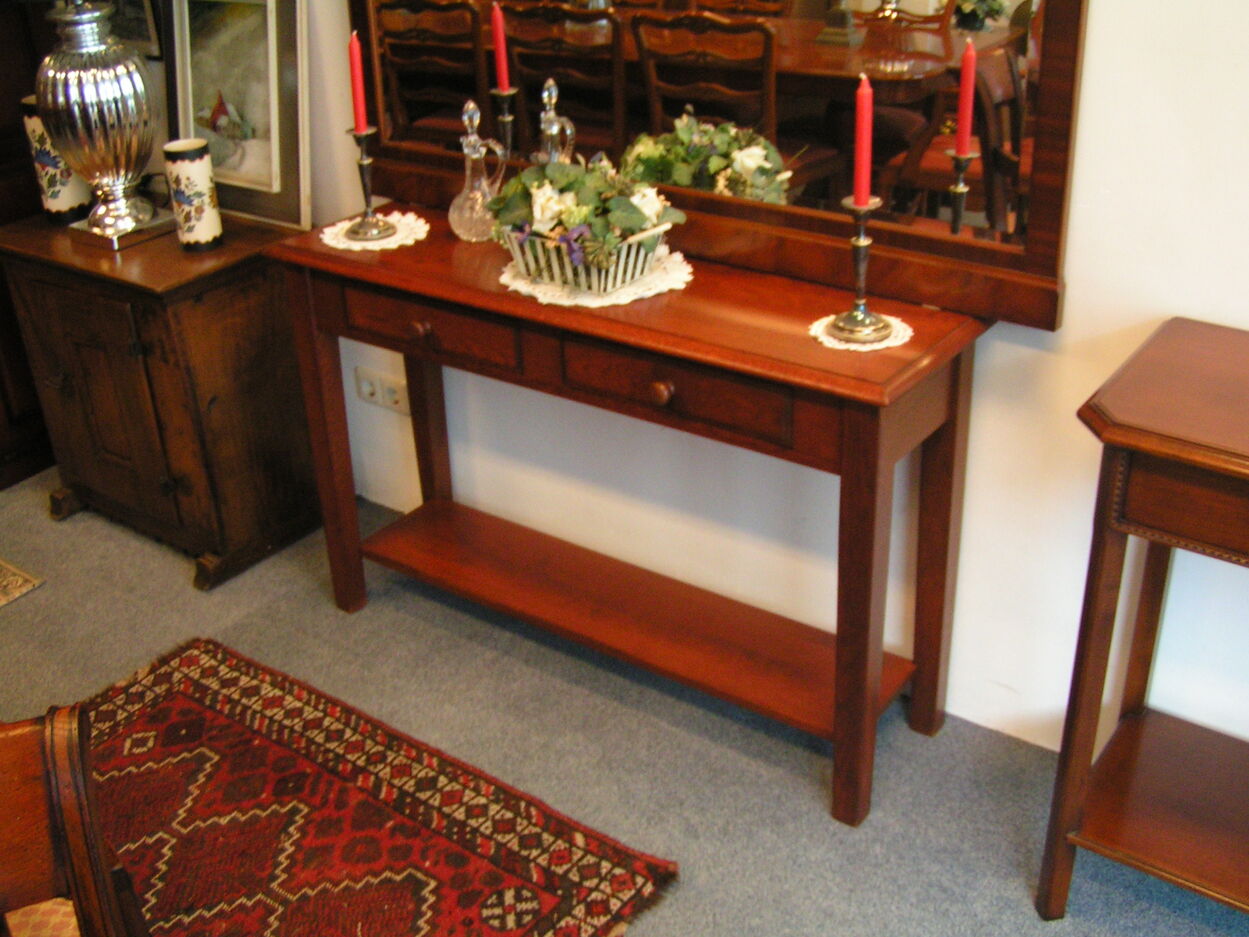 artikelnr. 1602034 Massief Eikenhouten Sidetable in Nieuwstaat! vraagprijs €195,- euro
Afm B 1.20 D 35 H 76 cm
