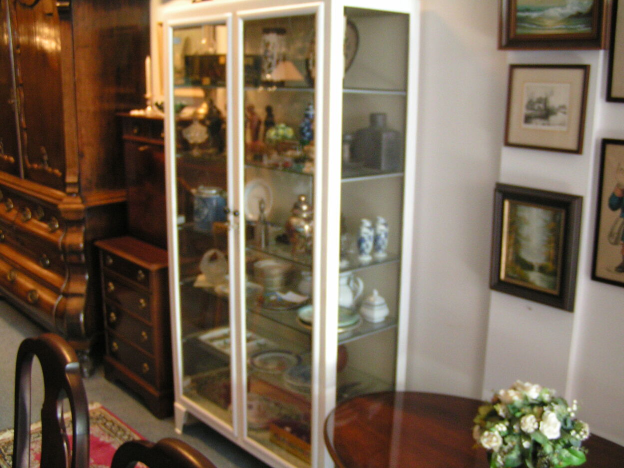 artikelnr 1602028 Vitage Apothekerskast/ Medicijnkast in zeer goede staat jaren 60 - 70 prijs €1450,- euro
Medicijnkast/Apothekerskast H 1.85 D 40 B 1 Meter
