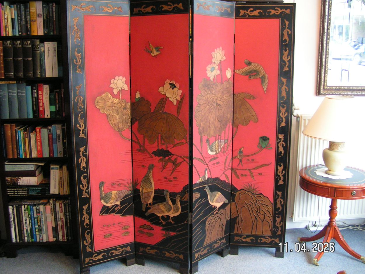 artikelnr. 16020111 Chinees Kamerscherm met Vogels en Lotusmotief in Zeer Goede Staat. prijs €995,- euro
